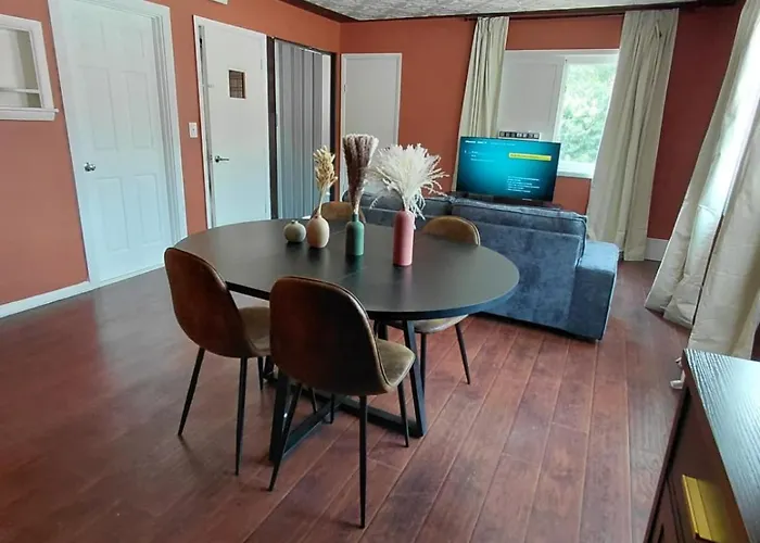 Apartment Arrowhead Wy - 2 Bedroom *